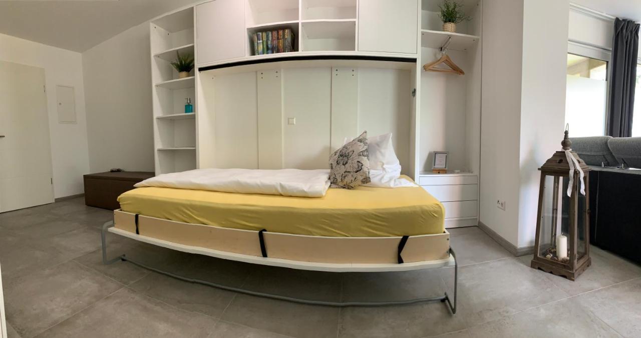 Firmen & Ferienwohnung Brecht 2 Waibstadt Exteriör bild